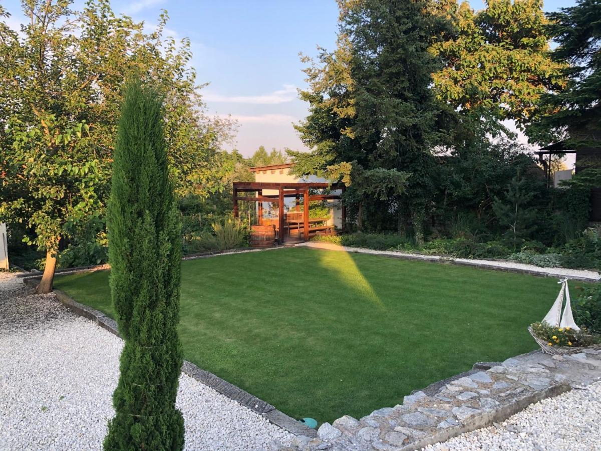 Madarlatta Vendeghaz Hotel Fertőrákos Exterior foto