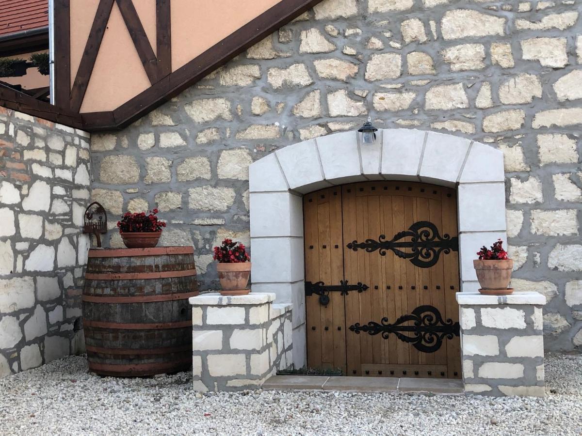 Madarlatta Vendeghaz Hotel Fertőrákos Exterior foto
